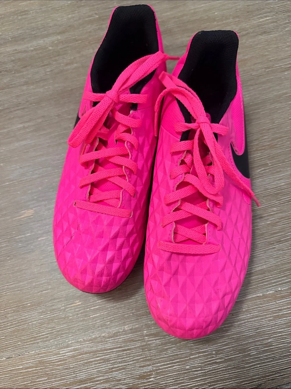 Nike Kids' Hot Pink Tiempo Soccer Cleats